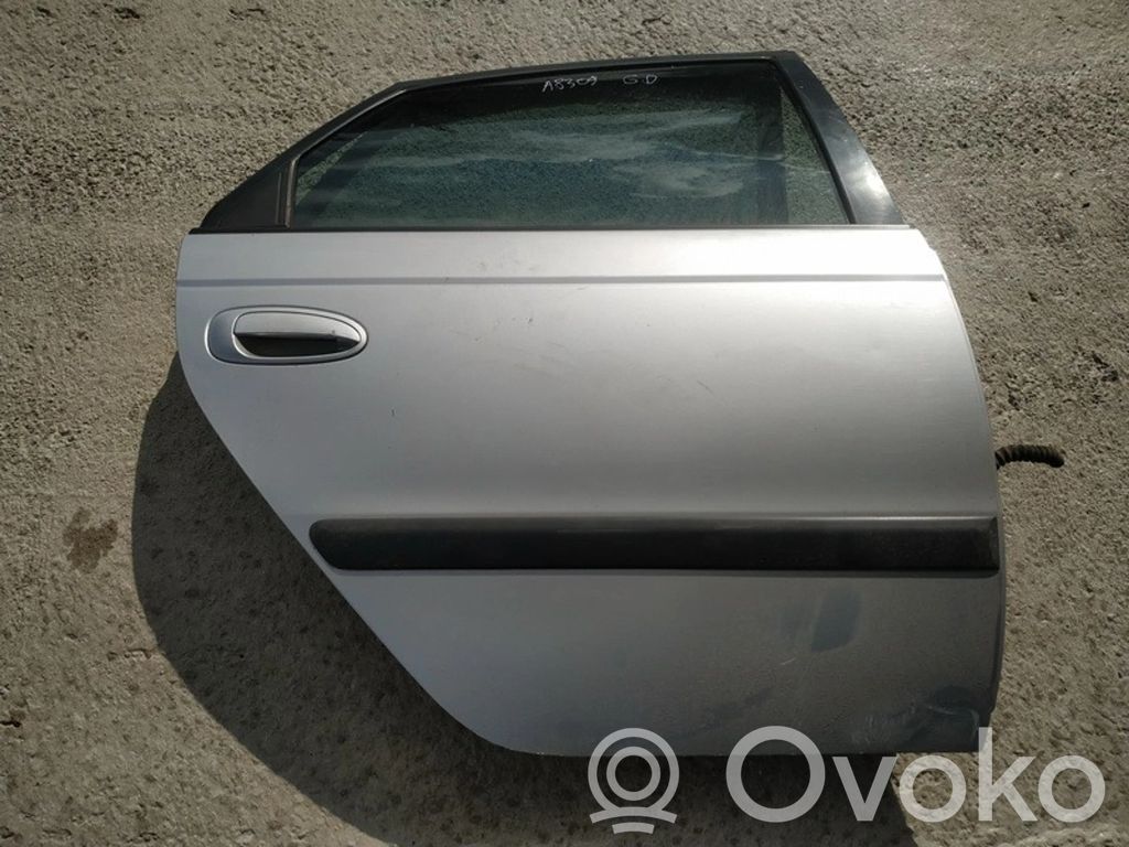 Toyota Avensis T220 Rear door 