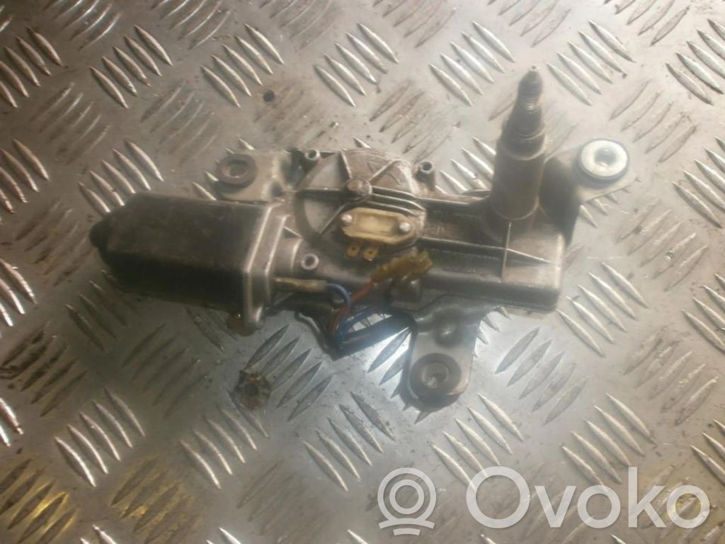 Nissan Sunny Silniczek wycieraczki szyby tylnej 