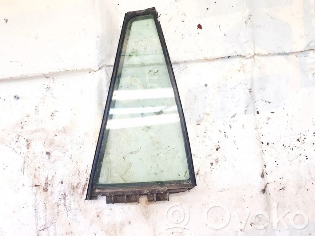 Ventanilla de ventilación de la puerta trasera