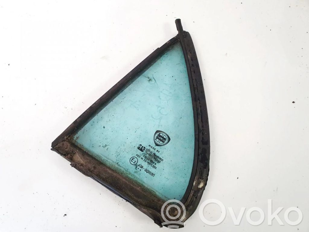 Ventanilla de ventilación de la puerta trasera