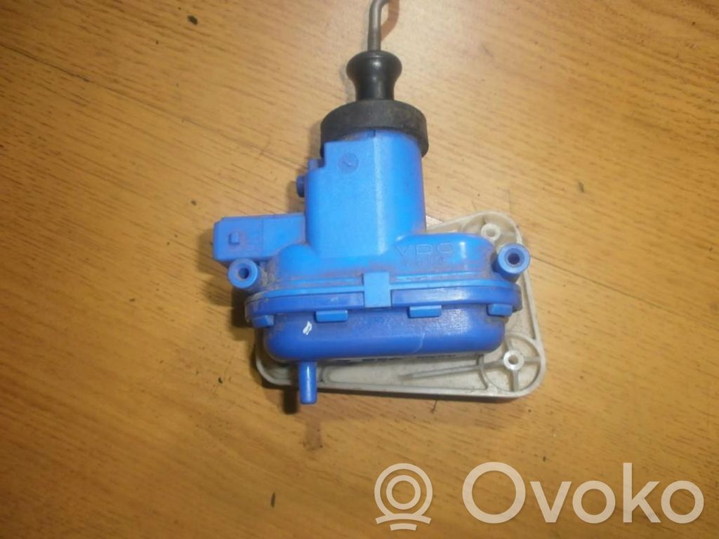Audi 80 90 B3 Pompă vacuum închidere centralizată 