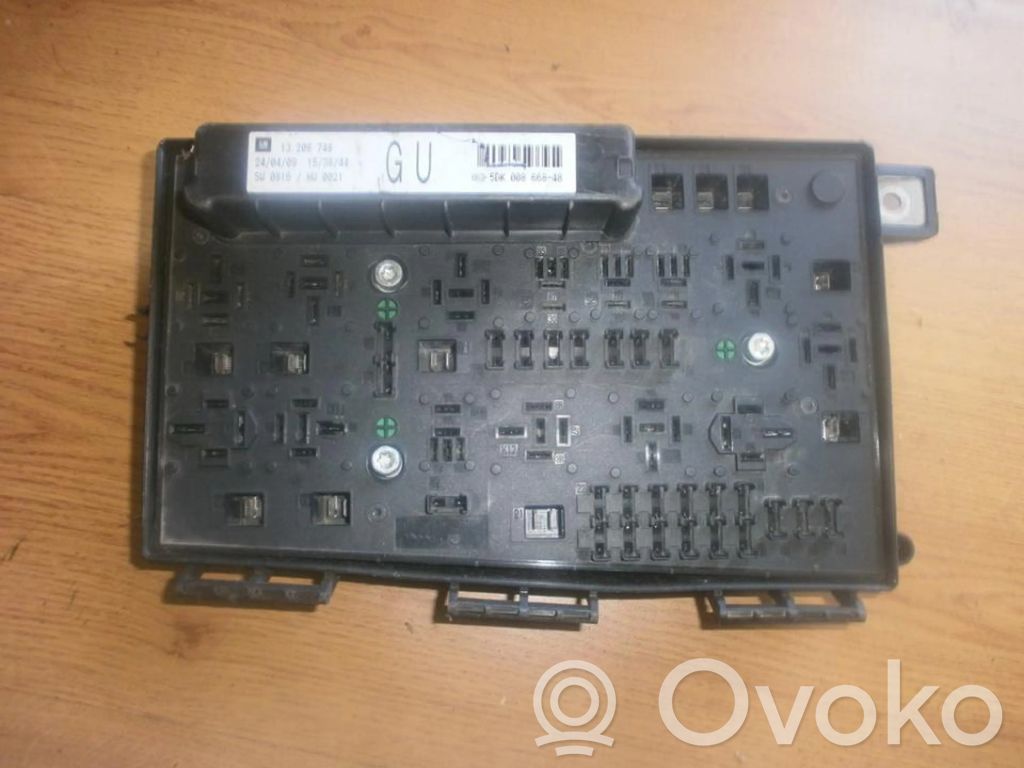 Opel Astra H Set scatola dei fusibili 