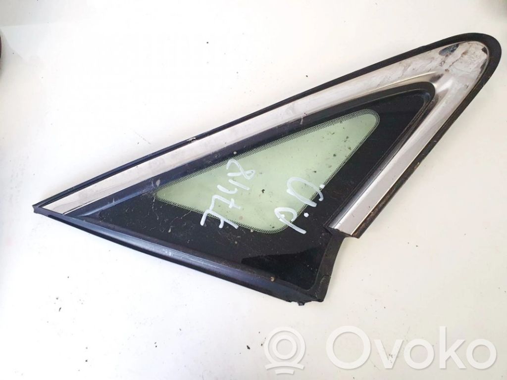 Front triangle window/glass