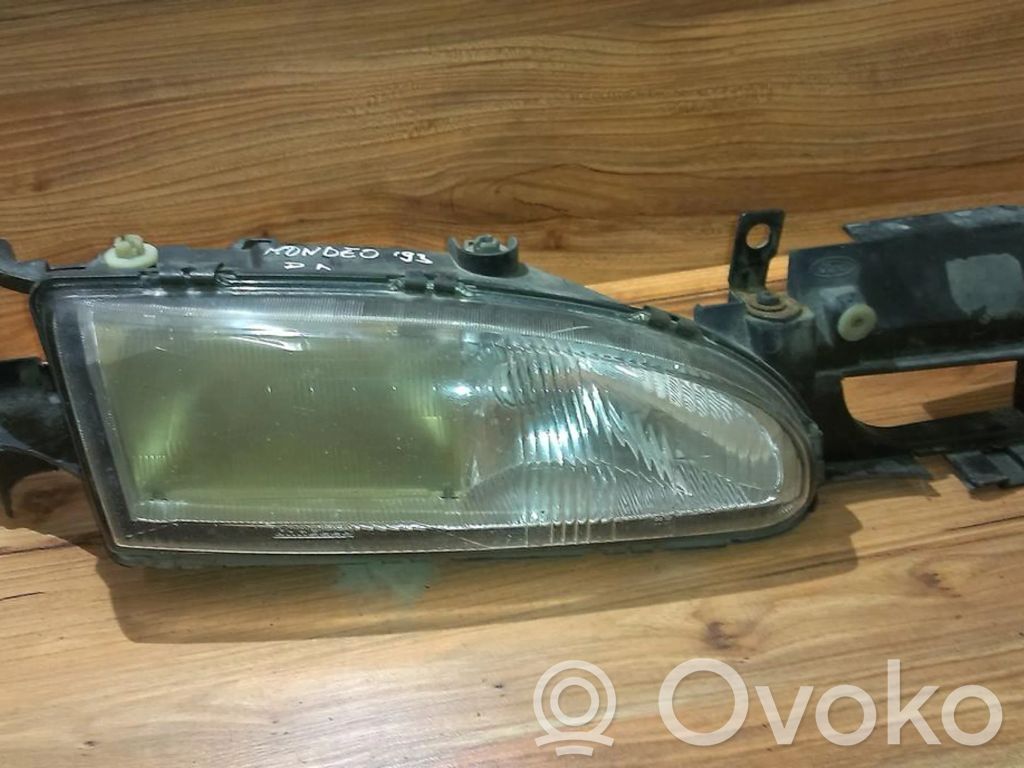 Ford Mondeo MK I Scheinwerfer 