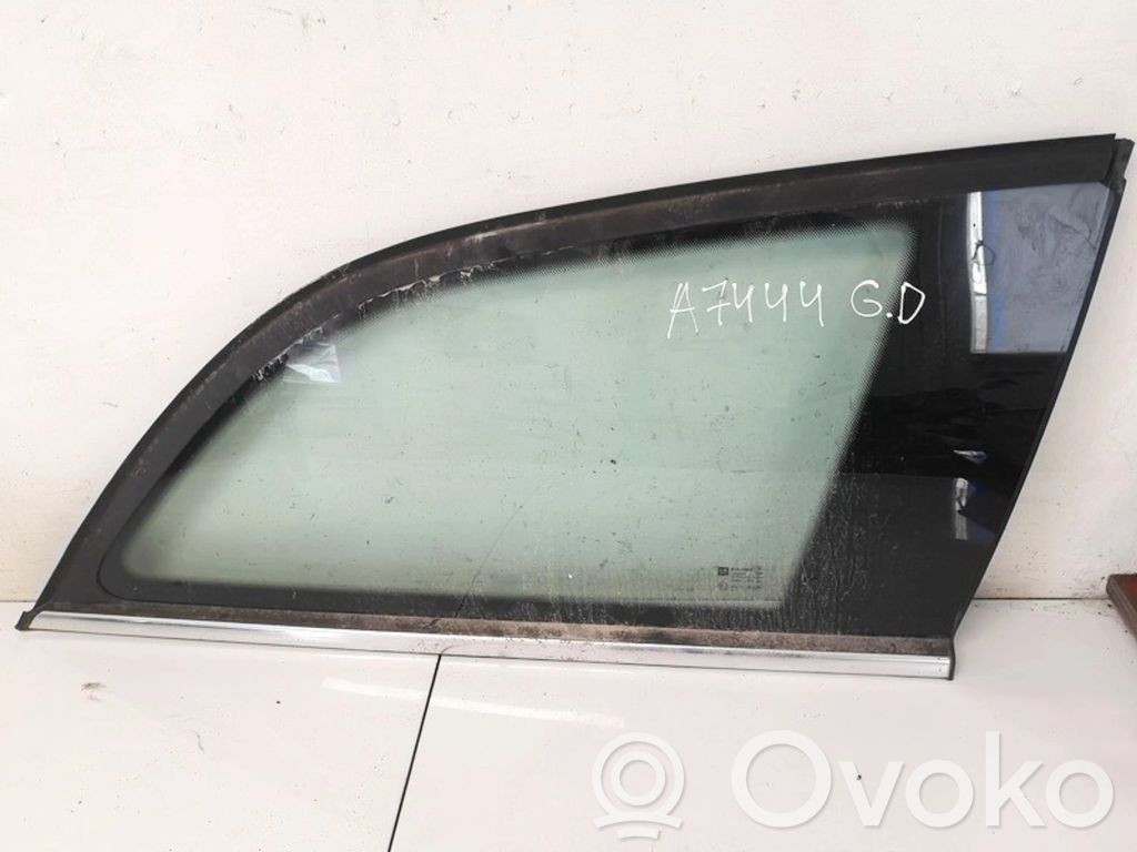 Rear side window