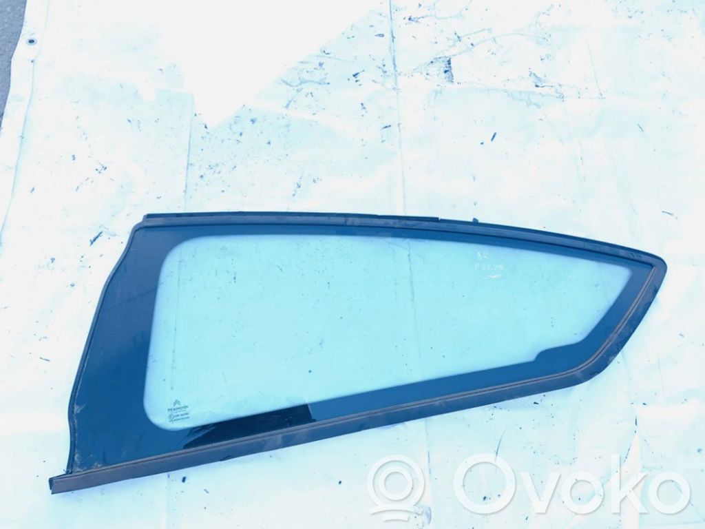 Rear side window