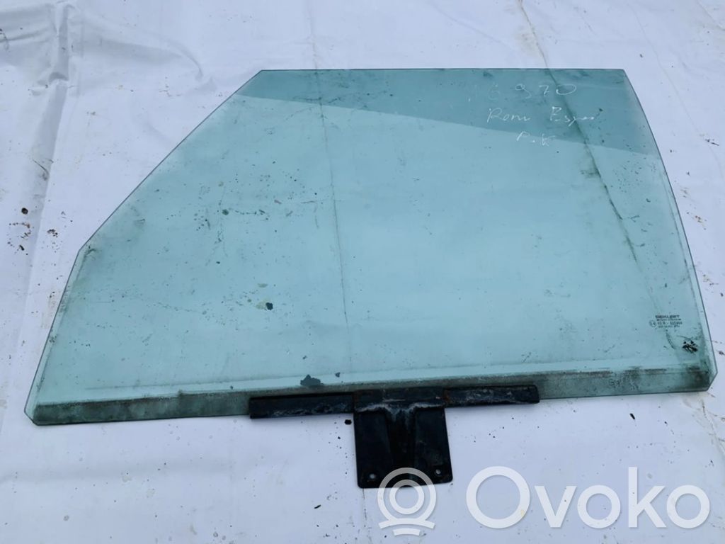 Etuoven ikkunalasi, neliovinen malli