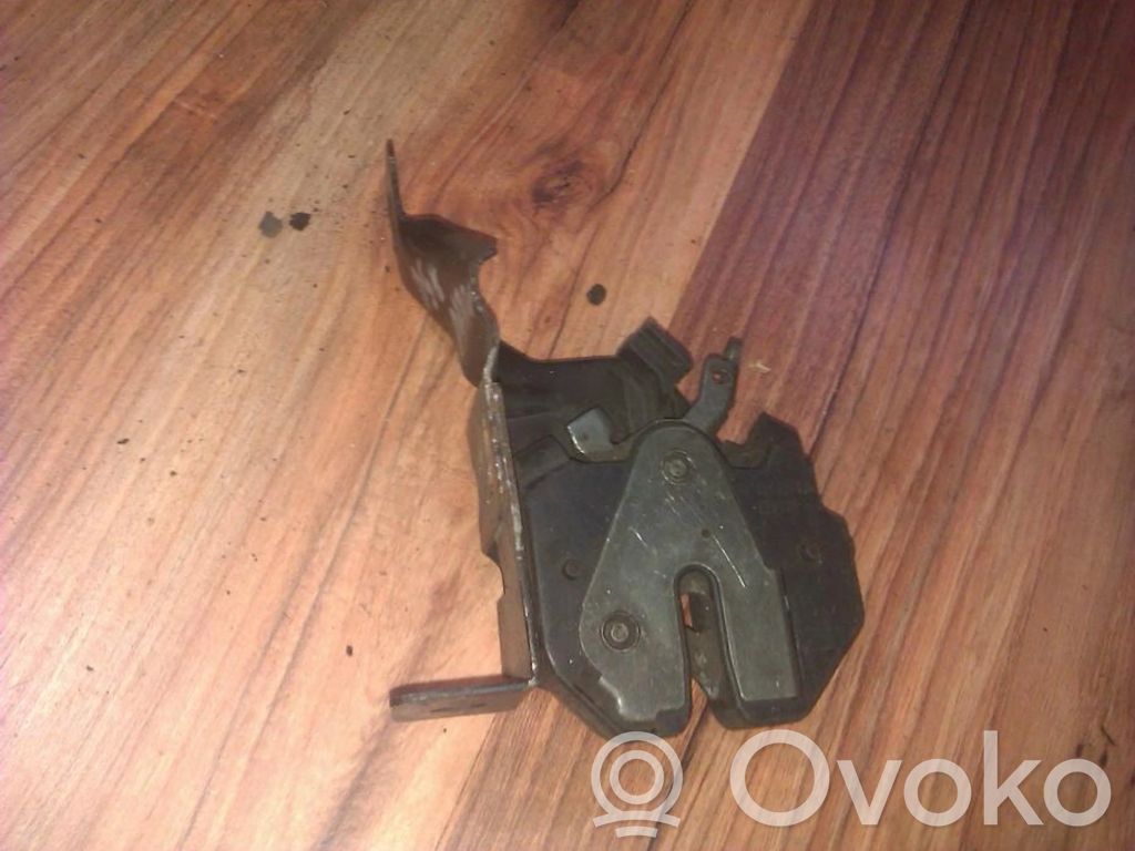 Engine bonnet/hood lock/catch
