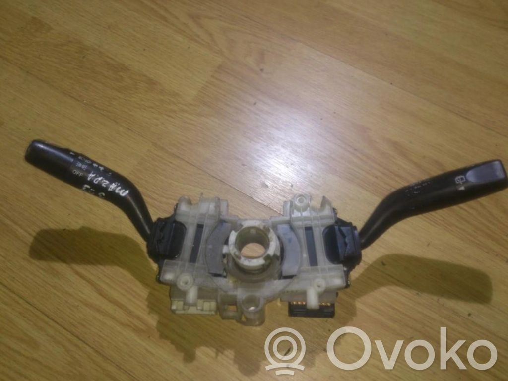 Mazda 323 F Leva/interruttore dell’indicatore di direzione e tergicristallo 