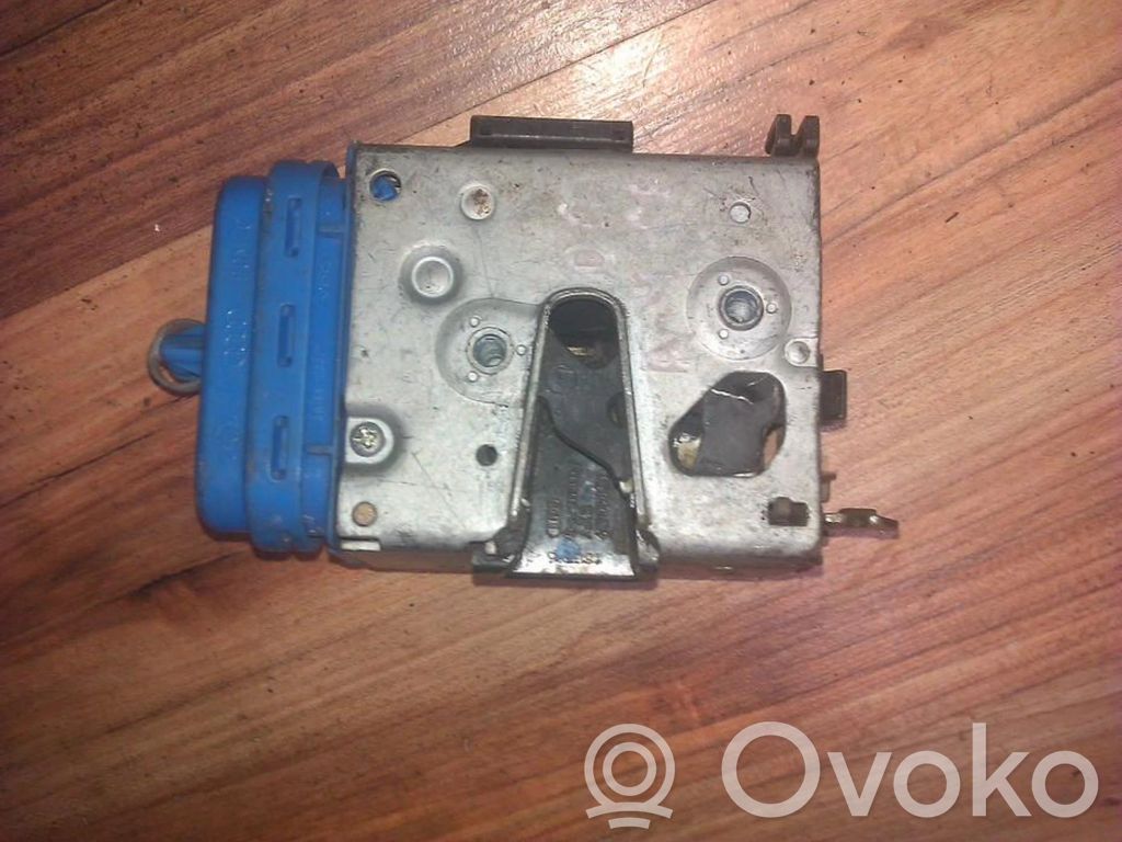 Serrure de porte arrière   8D0839016A,8D0839016A