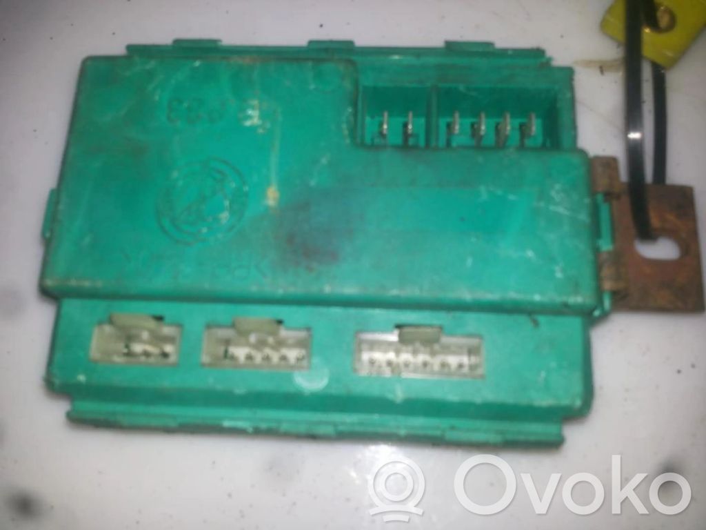 Otras unidades de control/módulos   B883,B883