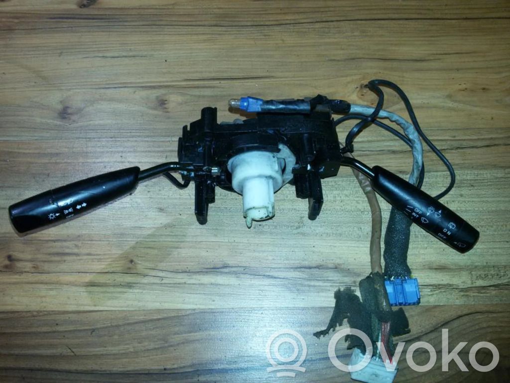 Mazda 323 Bloc semnalizator și ștergător parbriz 