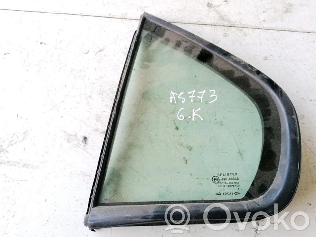 Ventanilla de ventilación de la puerta trasera