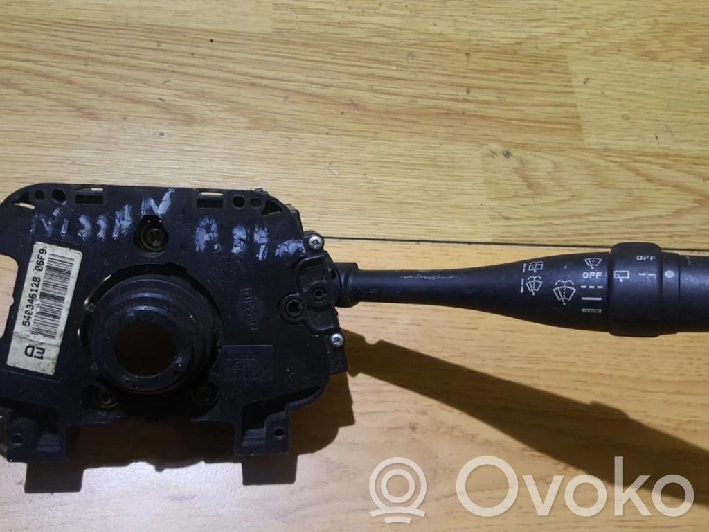 Nissan Almera Pyyhkijän vipu 