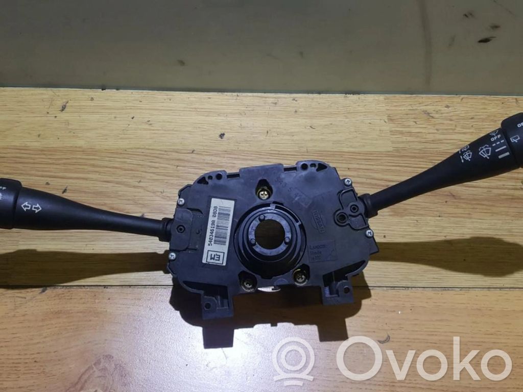 Nissan Primera Commodo, commande essuie-glace/phare 