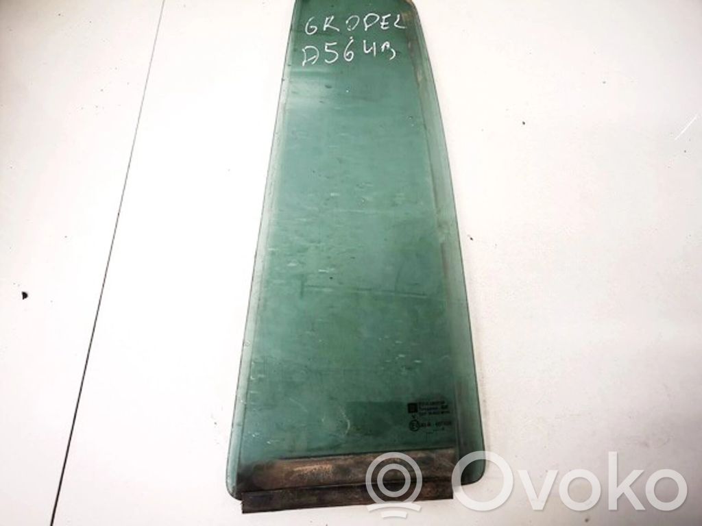 Ventanilla de ventilación de la puerta trasera