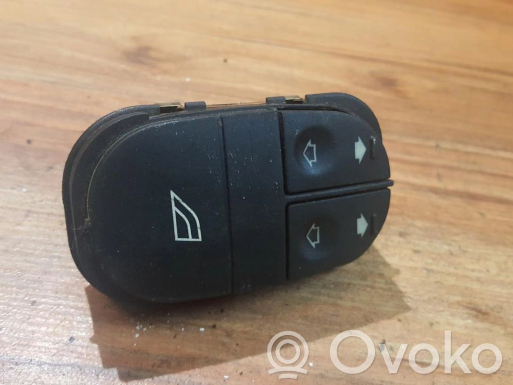 Ford Mondeo MK I Interrupteur commade lève-vitre