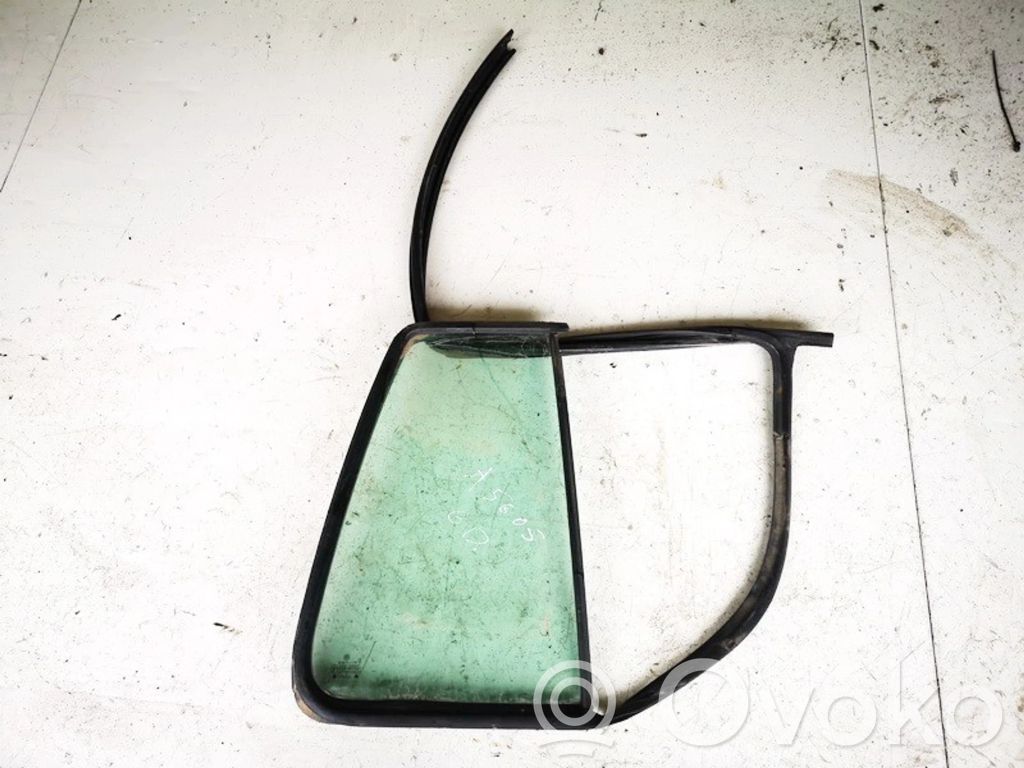 Ventanilla de ventilación de la puerta trasera