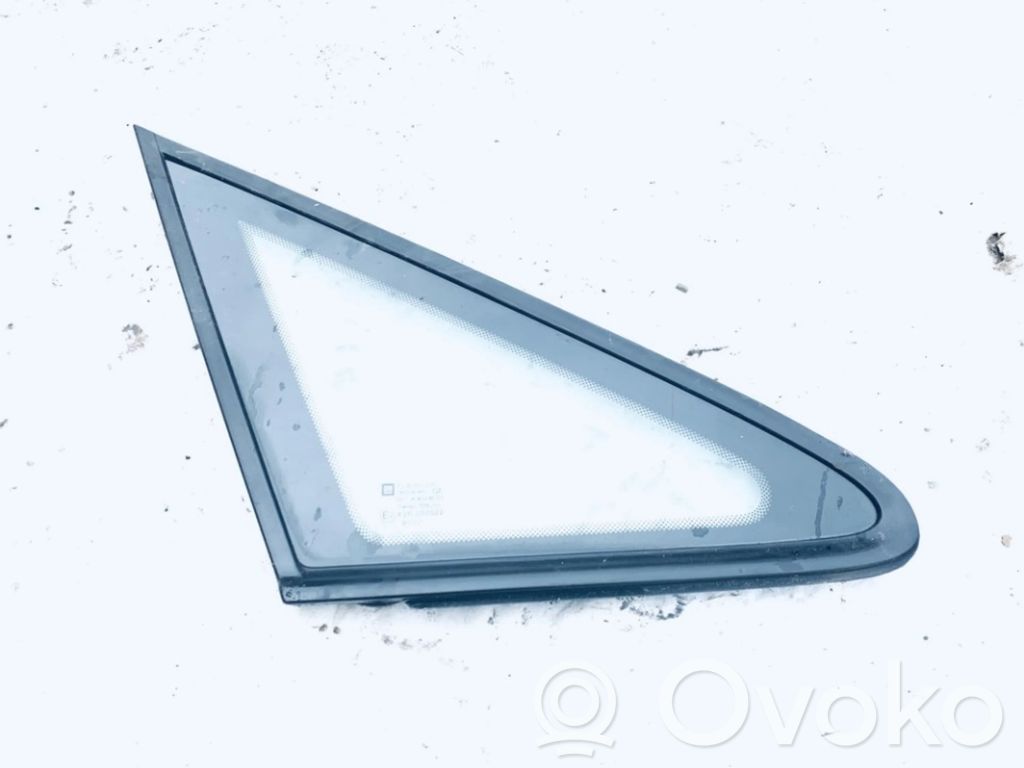 Etukolmioikkuna/-lasi