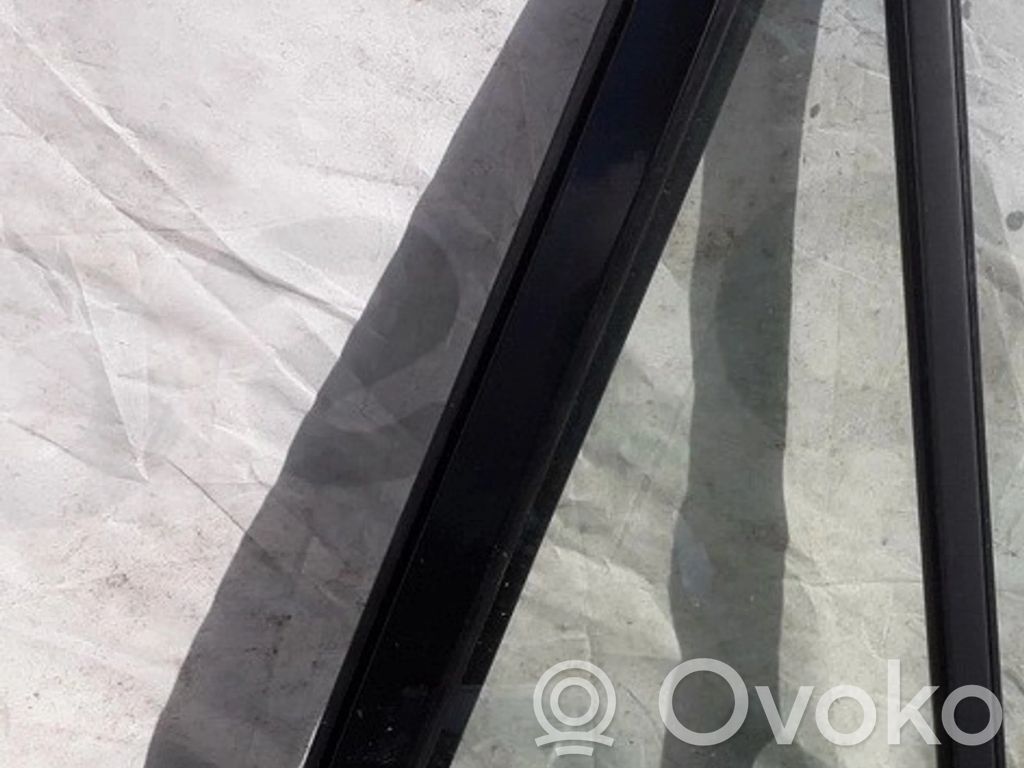 Ventanilla de ventilación de la puerta trasera