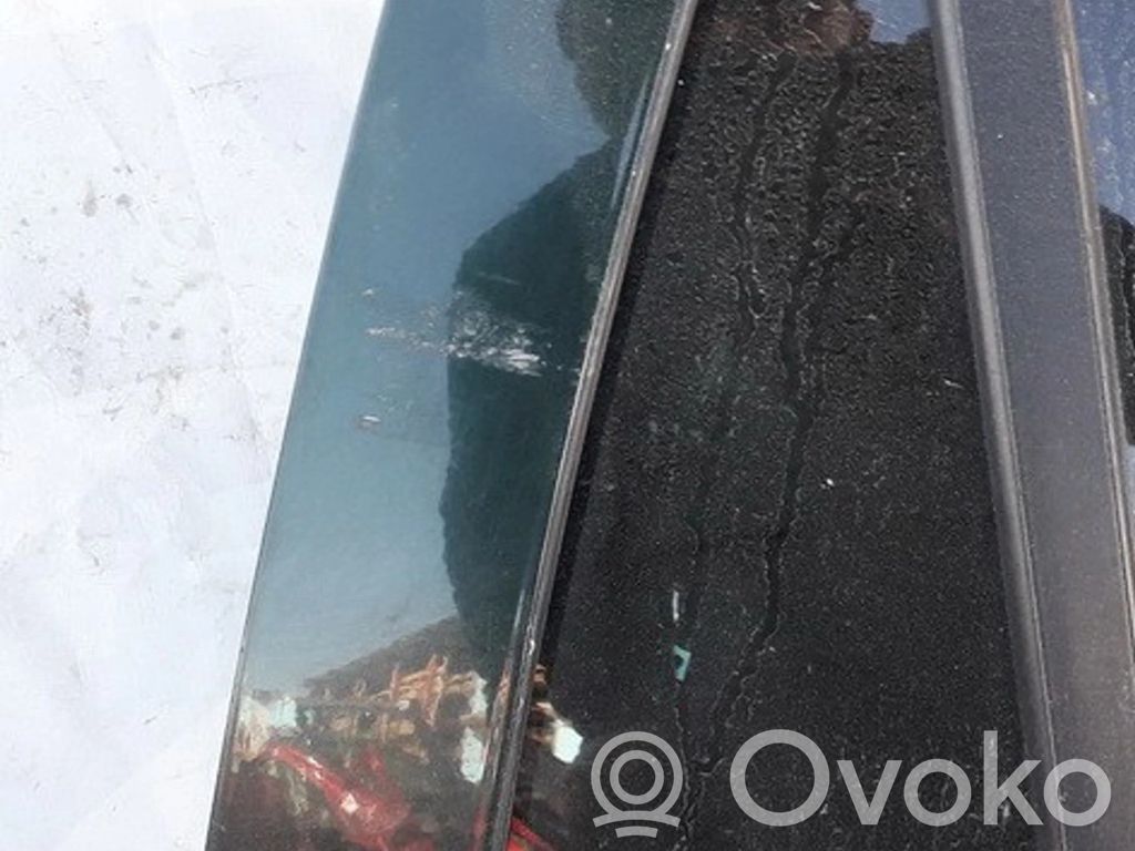 Ventanilla de ventilación de la puerta trasera