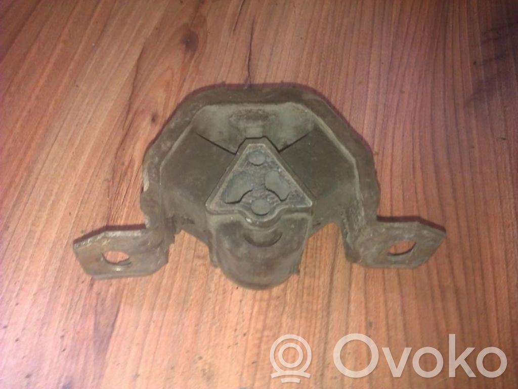 Opel Corsa B Engine mount bracket 