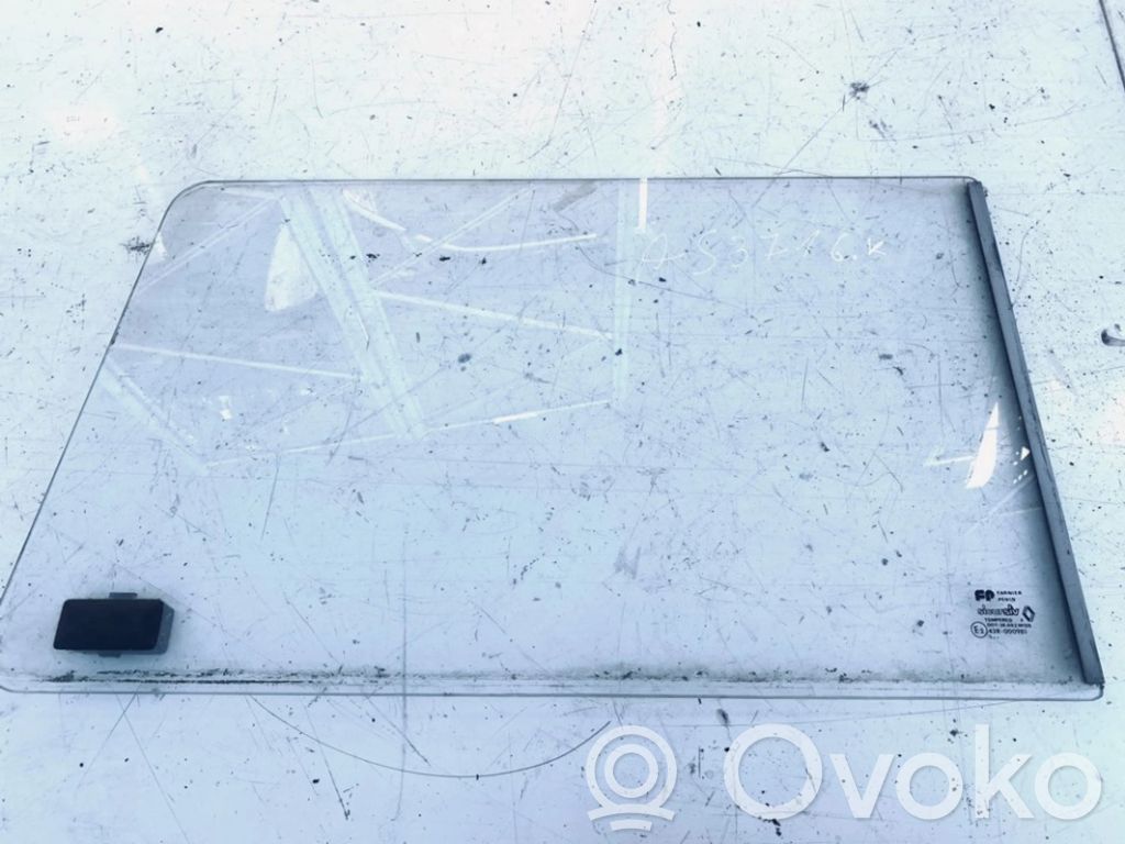 Rear side window