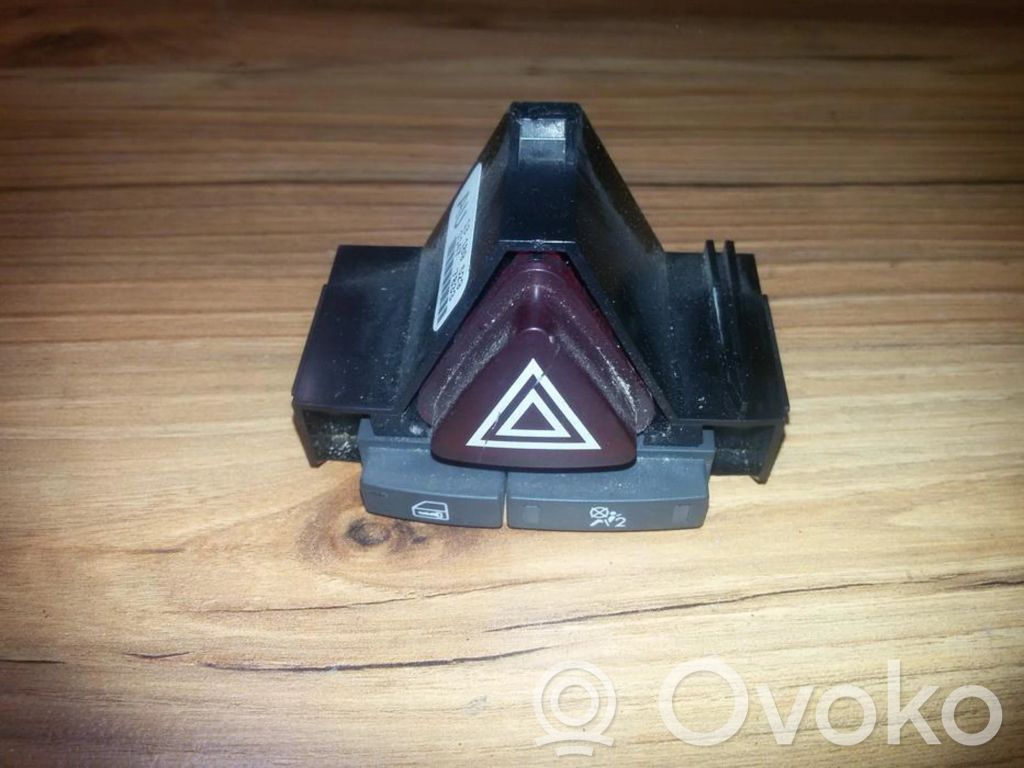 Hazard light switch   13189529,11477833,11477833,13189529
