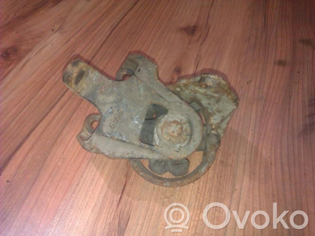 Ford Mondeo MK I Engine mount bracket 