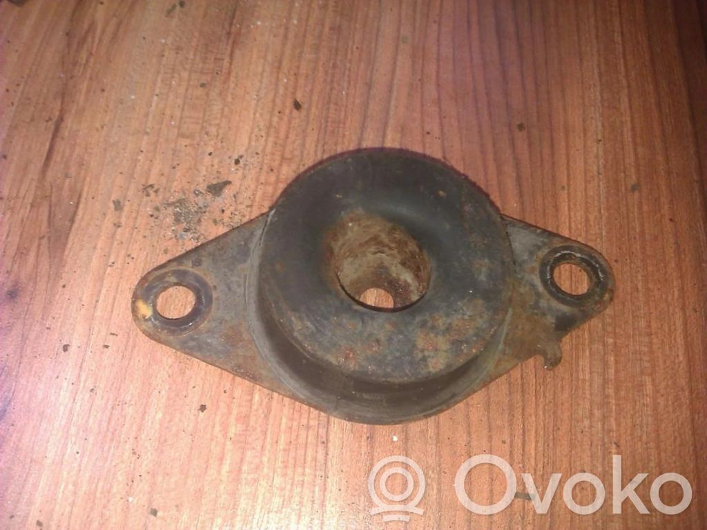 Renault Laguna I Engine mount bracket 