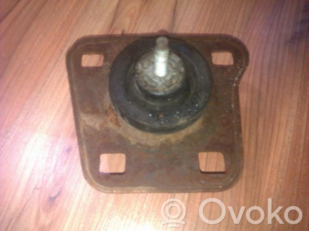 Ford Fiesta Dzinēja spilvens 