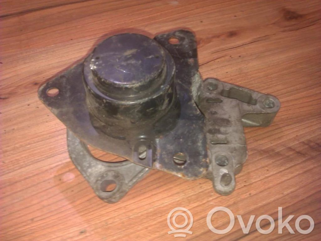 Engine mount bracket   7700823950D,7700823950D