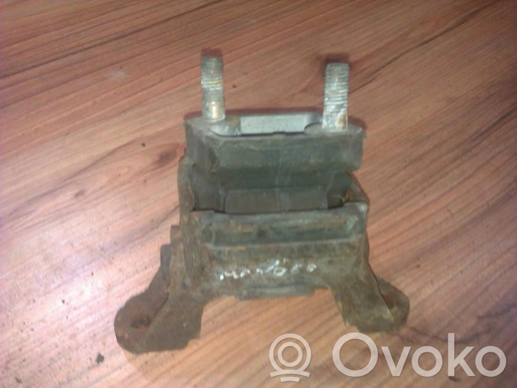 Ford Mondeo MK I Engine mount bracket 