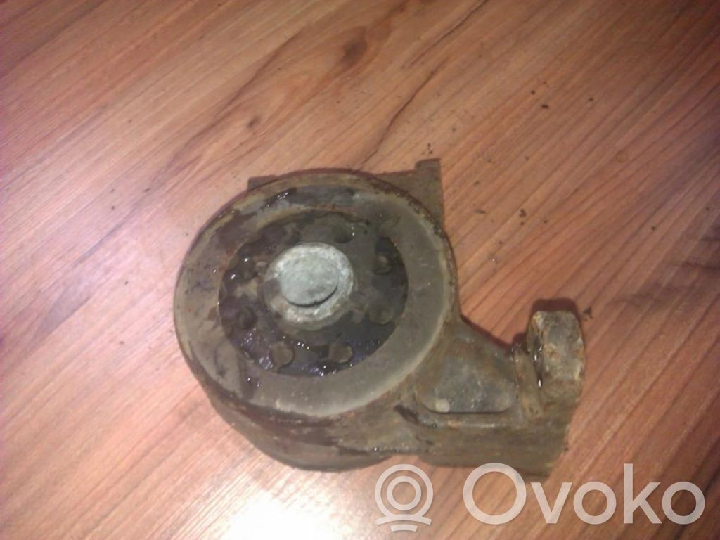 Ford Mondeo MK II Engine mount bracket 