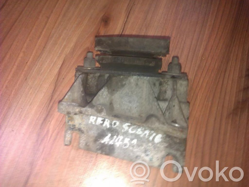 Engine mount bracket   7700427286,7700427286
