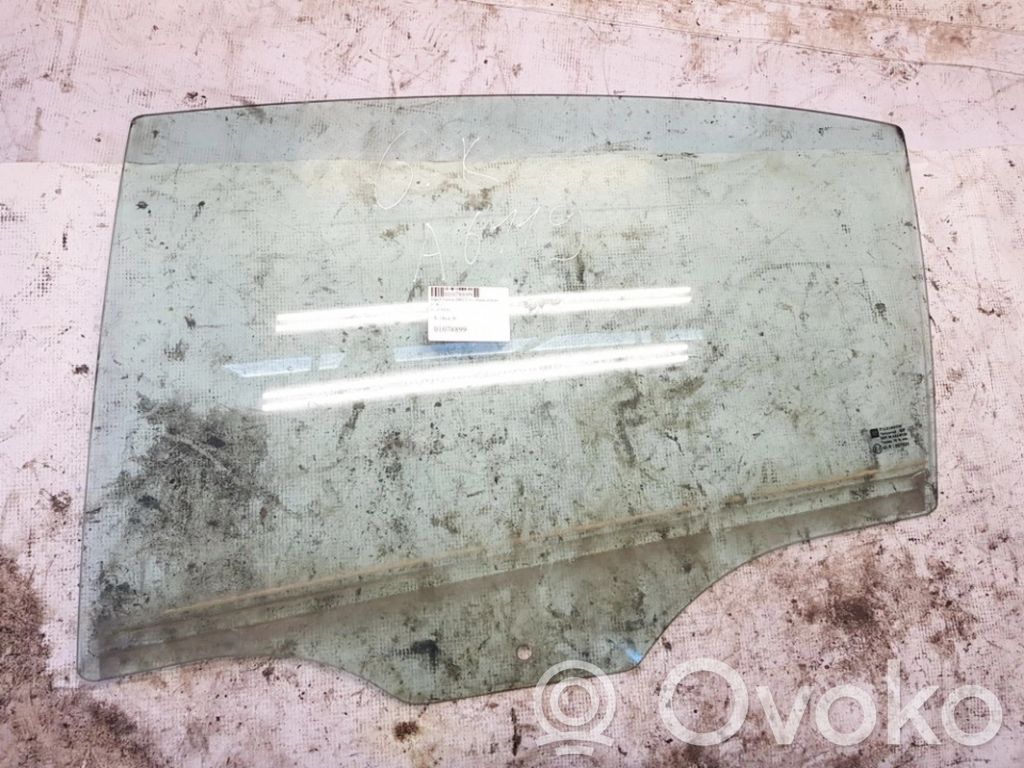 Luna de la puerta trasera