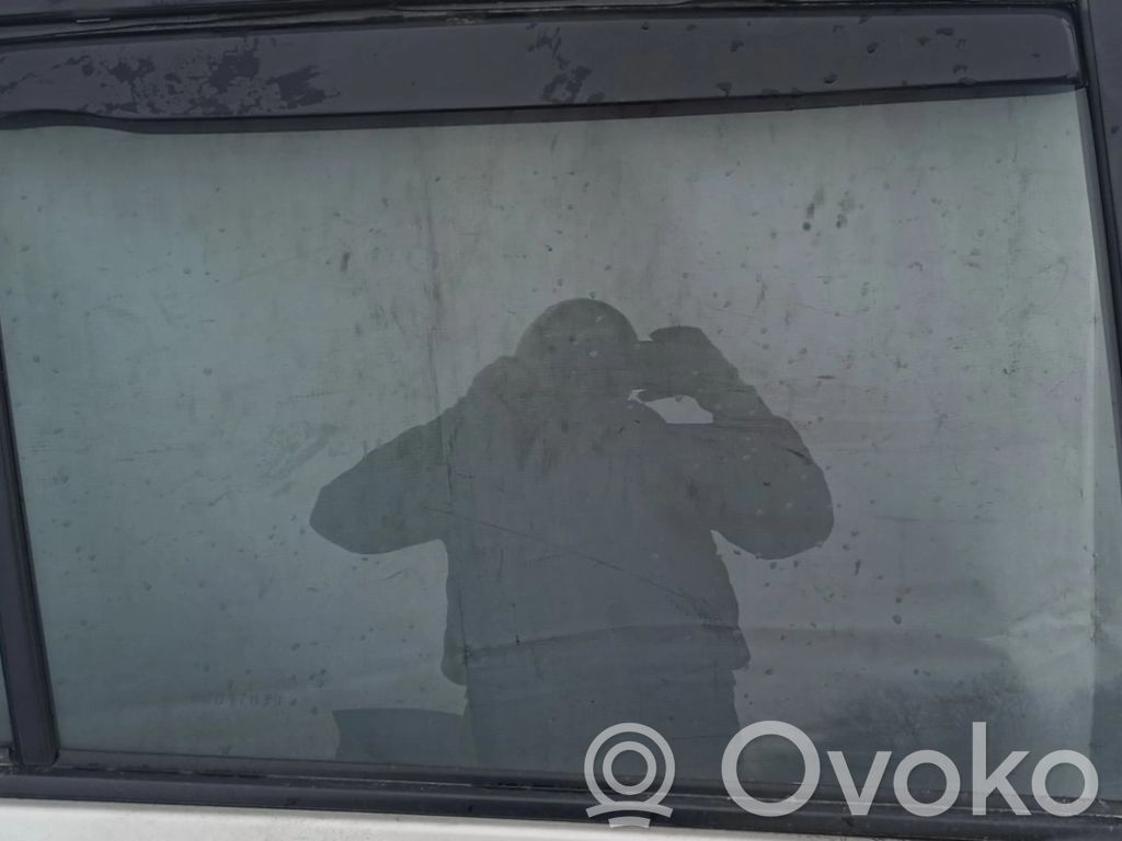 Toyota Corolla Verso E121 Luna de la puerta trasera 
