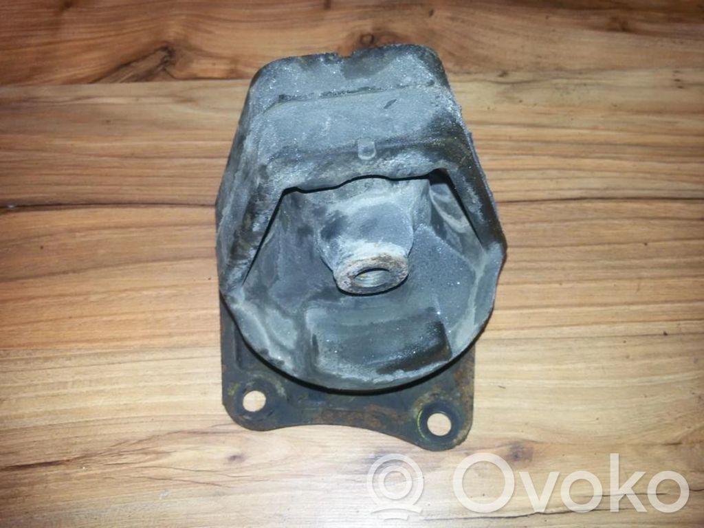 Engine mount bracket