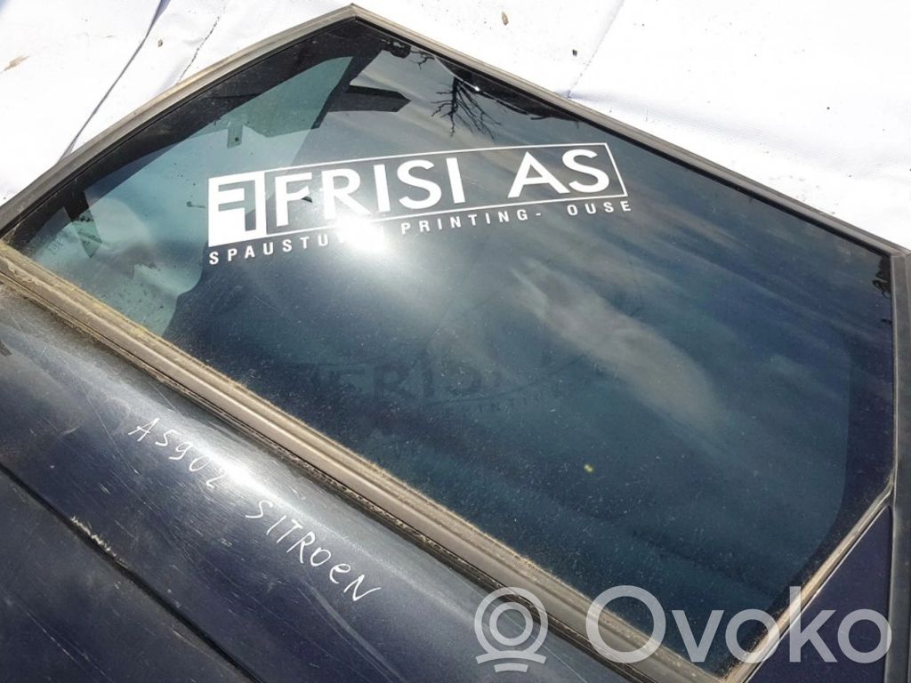 aizmugurējo durvju stikls