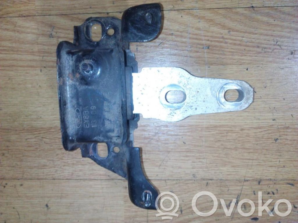 Engine mount bracket   8V517M121AE,8V517M121AE