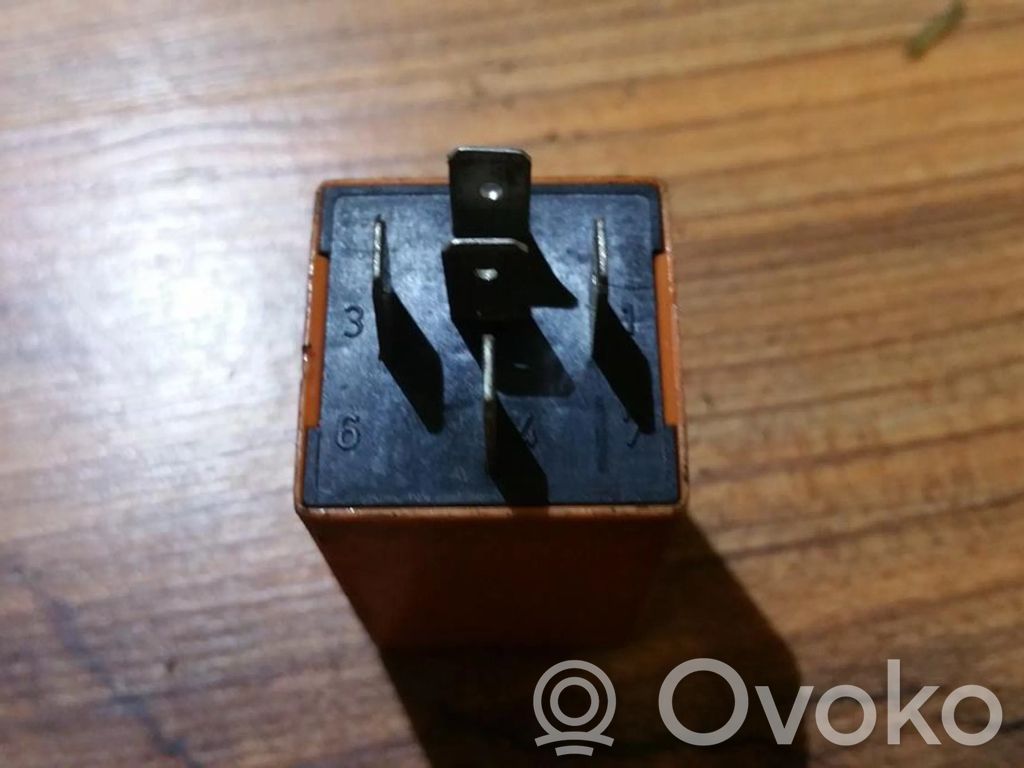 Otros relés   92AG14K087AA,C8F6A,92AG14K087AA,C8F6A