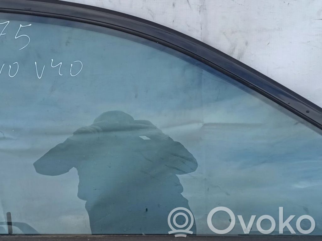 Volvo S40, V40 Vetro del finestrino della portiera anteriore - quattro porte