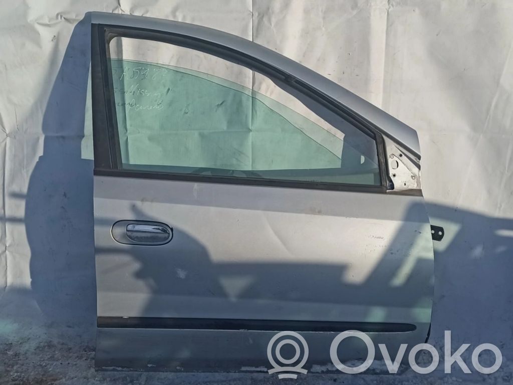 Nissan Almera Tino Porte avant