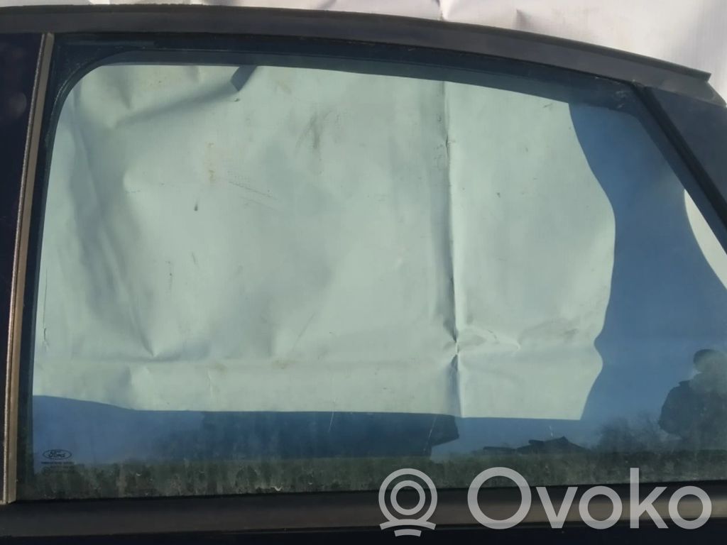 aizmugurējo durvju stikls