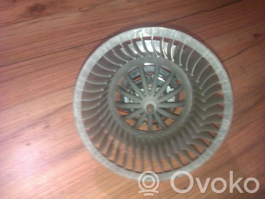 Skoda Fabia Mk2 (5J) Heizungslüfter 