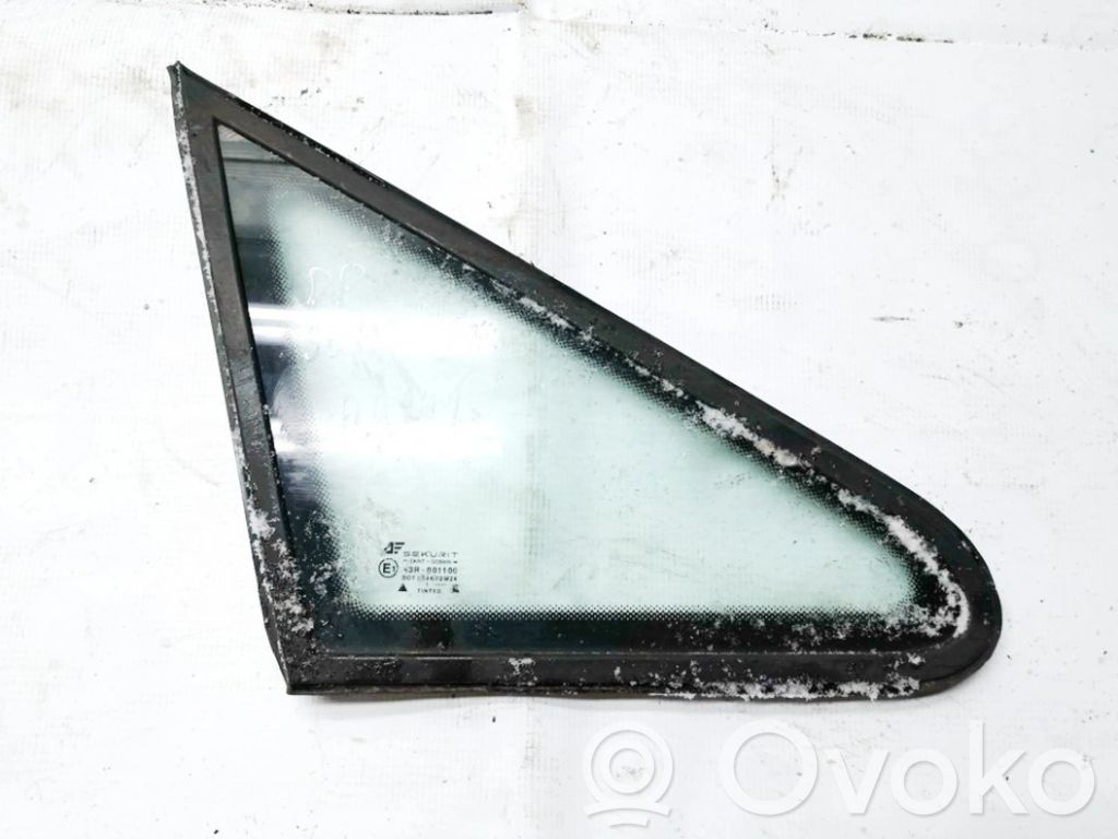 Front triangle window/glass