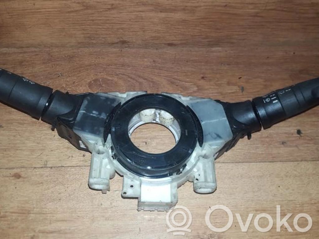 Nissan Almera N16 Bloc semnalizator și ștergător parbriz 