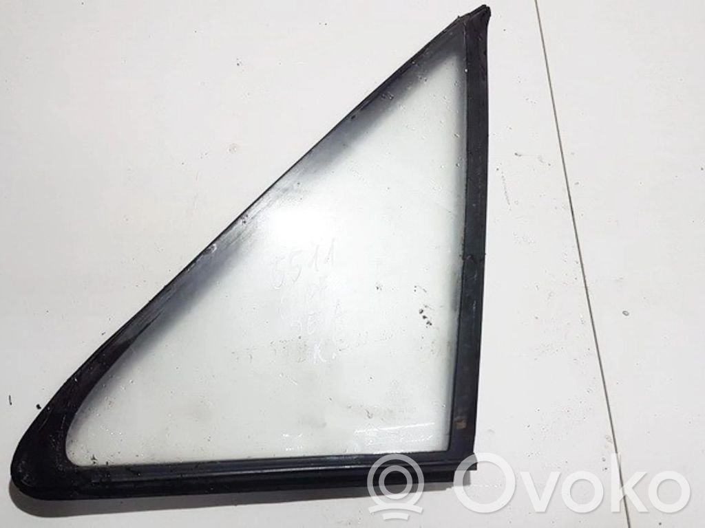 Ventanilla de ventilación de la puerta delantera cuatro puertas