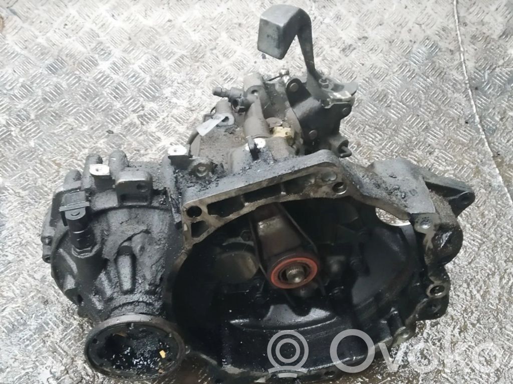 Volkswagen Golf IV Cutie viteze manuală cu 5 trepte 