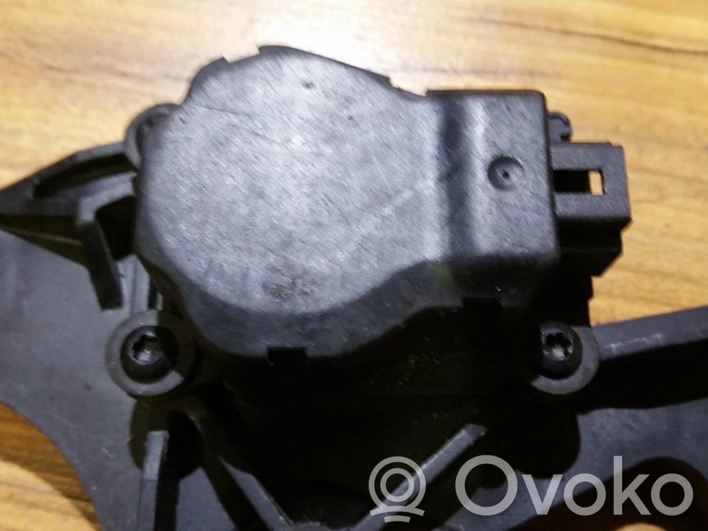 Ford Mondeo Mk III Moteur / actionneur de volet de climatisation